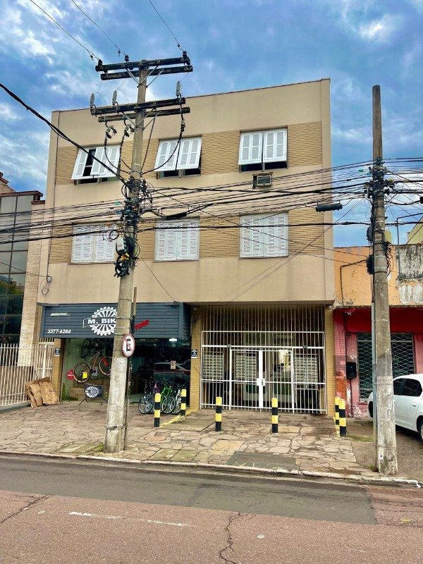 Apartamento com 47m², 1 dormitório no bairro Floresta em Porto Alegre para Comprar