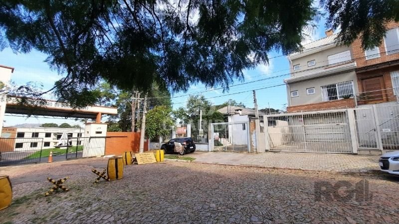 Terreno com 562m² no bairro Santa Tereza em Porto Alegre para Comprar