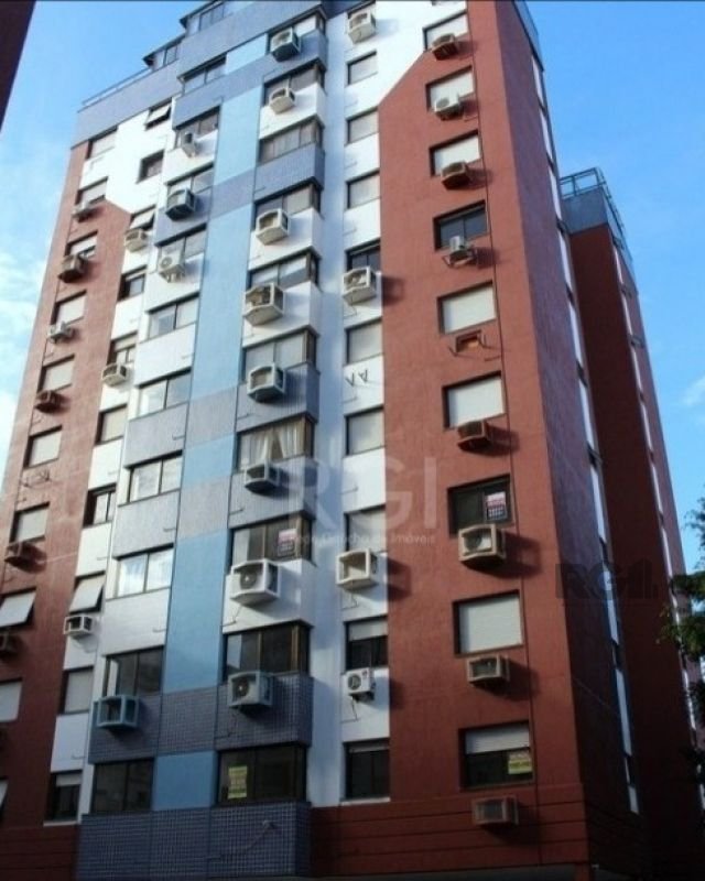 Apartamento com 77m², 3 dormitórios, 1 suíte, 2 vagas no bairro São João em Porto Alegre para Comprar