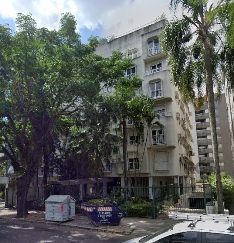 Apartamento com 147m², 3 dormitórios, 1 suíte, 2 vagas no bairro Floresta em Porto Alegre para Comprar