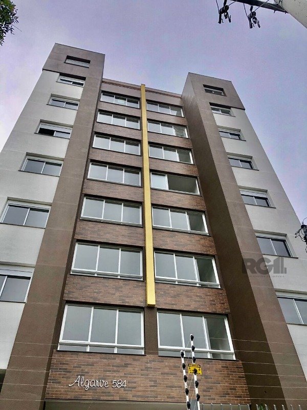 Apartamento com 71m², 1 dormitório, 1 suíte, 2 vagas no bairro São João em Porto Alegre para Comprar
