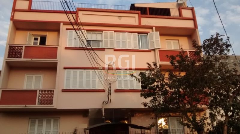 Apartamento com 75m², 2 dormitórios no bairro Floresta em Porto Alegre para Comprar
