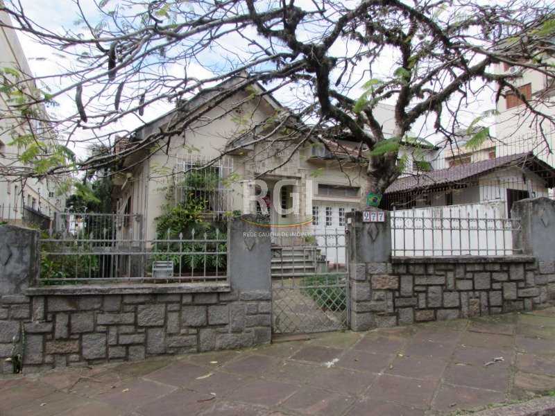Casa com 160m², 3 dormitórios, 1 vaga no bairro Higienópolis em Porto Alegre para Comprar