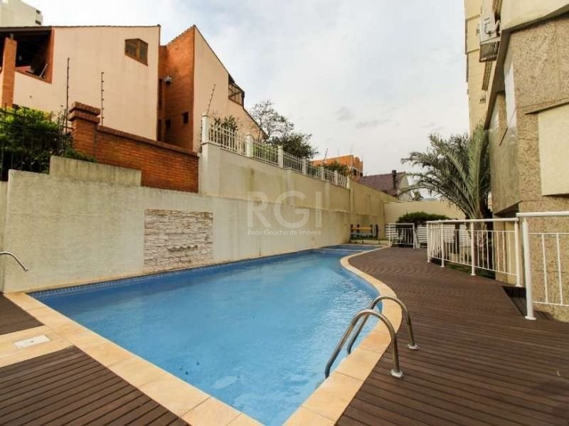 Apartamento com 55m², 2 dormitórios, 1 suíte, 1 vaga no bairro Petrópolis em Porto Alegre para Comprar