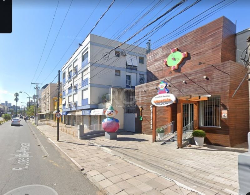 Casa Comercial com 400m² no bairro Menino Deus em Porto Alegre para Comprar