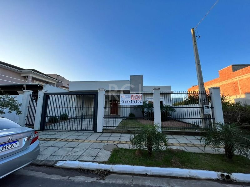 Casa com 130m², 3 dormitórios, 1 suíte, 1 vaga no bairro Parque Granja Esperança em Gravataí para Comprar